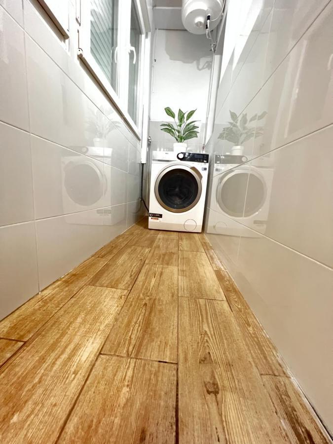 New Camp Nou Apartment/Diret Airport,Beautiful L'Hospitalet de Llobregat Esterno foto